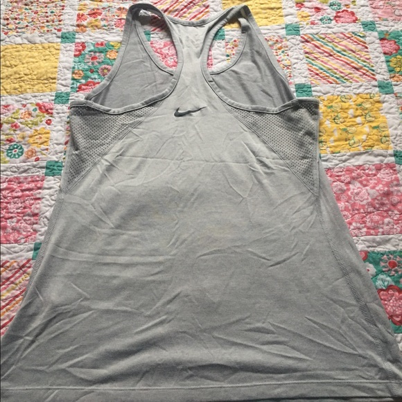 Nike Razorback Tank - Picture 2 of 2